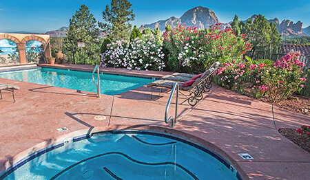 A Sunset Chateau Pool & Jacuzzi With Red Rock Views